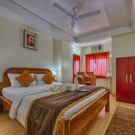 Hotel Seetal Cuttack Bagian luar foto
