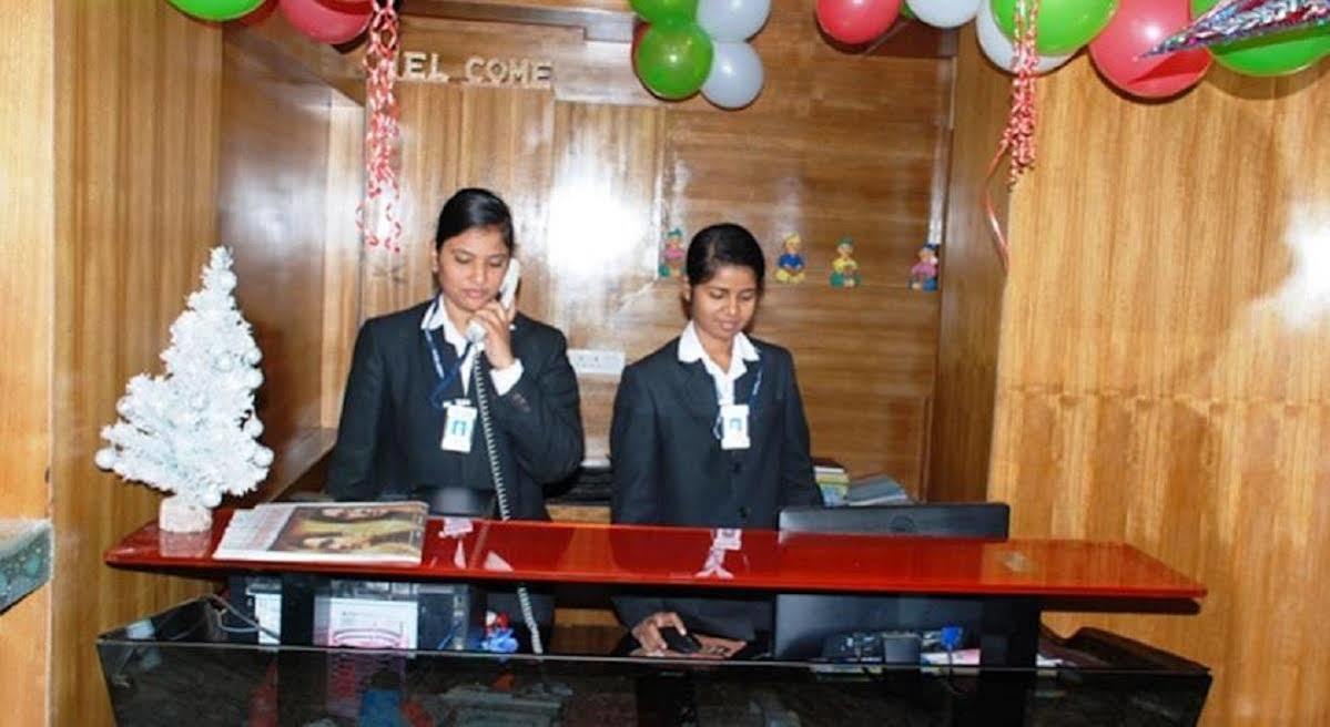 Hotel Seetal Cuttack Bagian luar foto