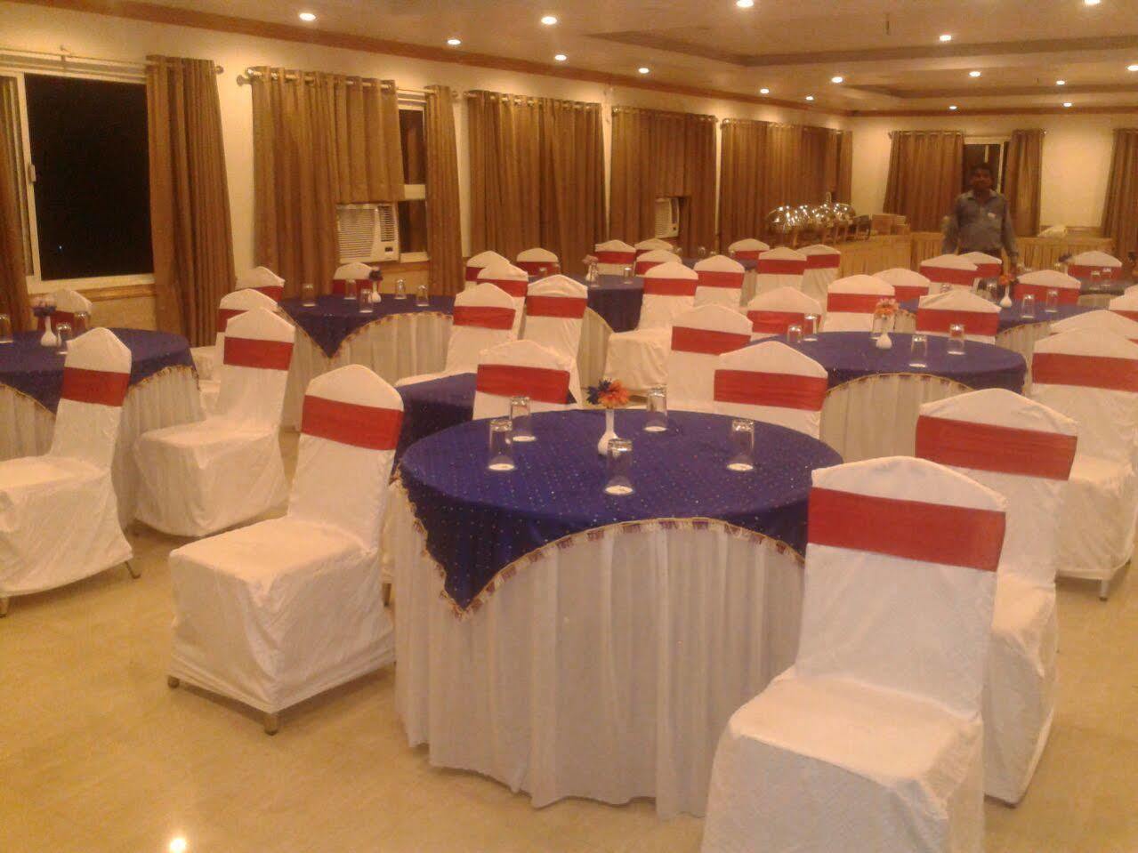 Hotel Seetal Cuttack Bagian luar foto