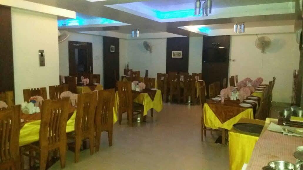 Hotel Seetal Cuttack Bagian luar foto