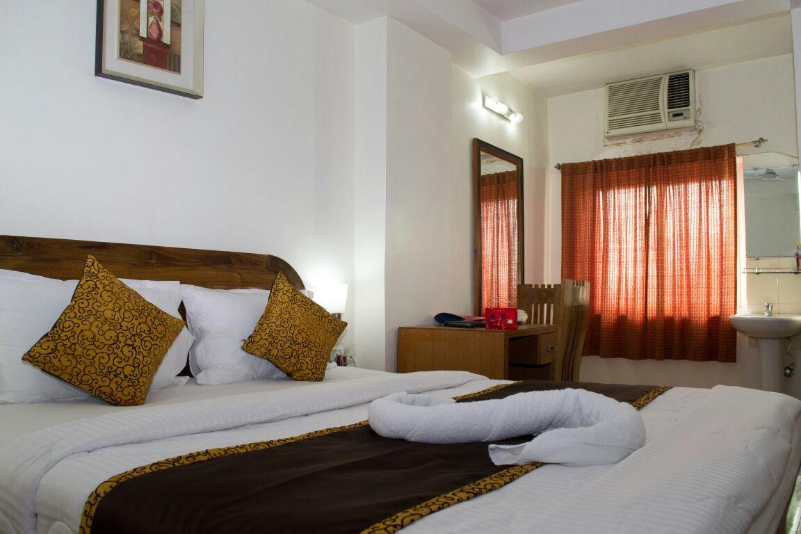 Hotel Seetal Cuttack Bagian luar foto