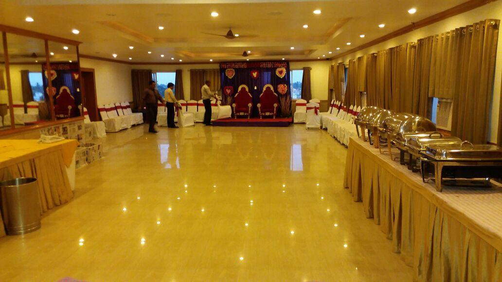Hotel Seetal Cuttack Bagian luar foto