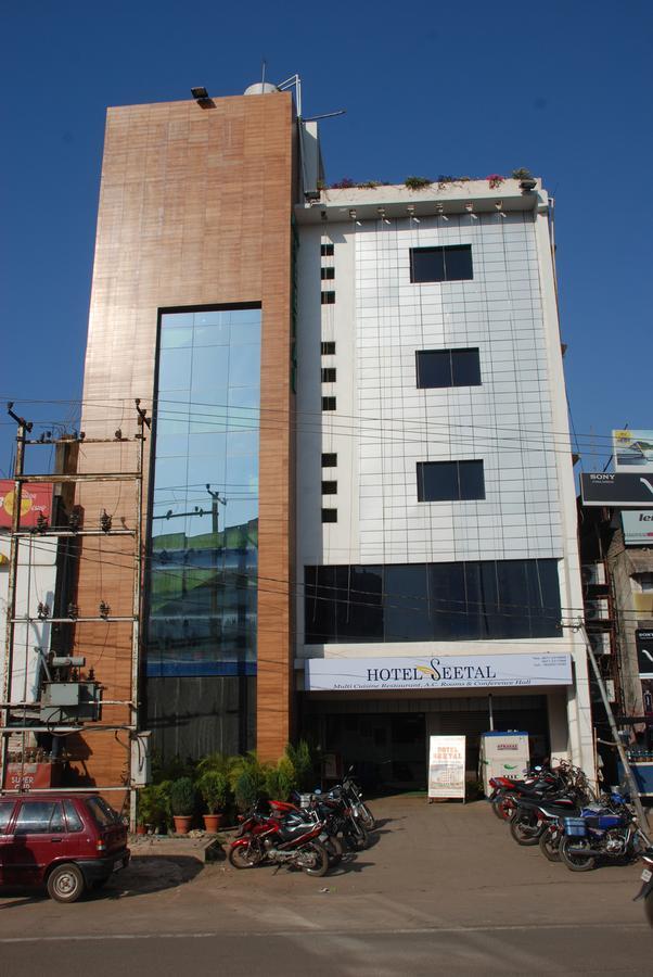 Hotel Seetal Cuttack Bagian luar foto
