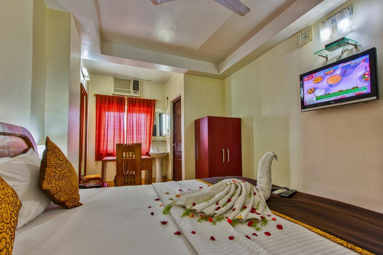 Hotel Seetal Cuttack Bagian luar foto