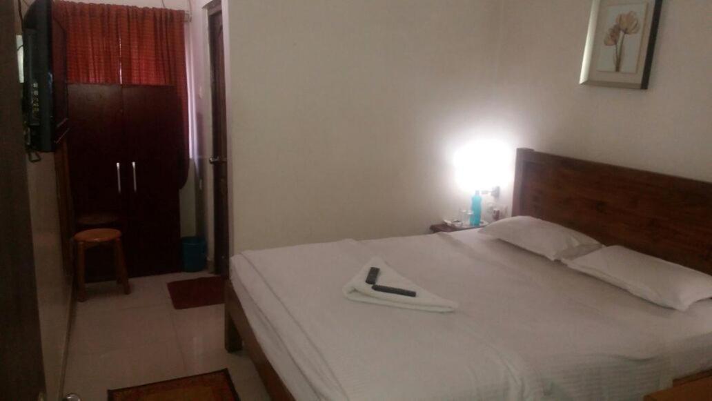 Hotel Seetal Cuttack Bagian luar foto